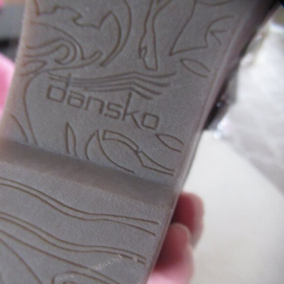 Dansko Shirley wedge ankle bootie maroon leather women’s 38 7.5 comfort shoes - Picture 6 of 10